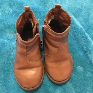 OshKosh B’gosh girl toddler size 5 boots, brown